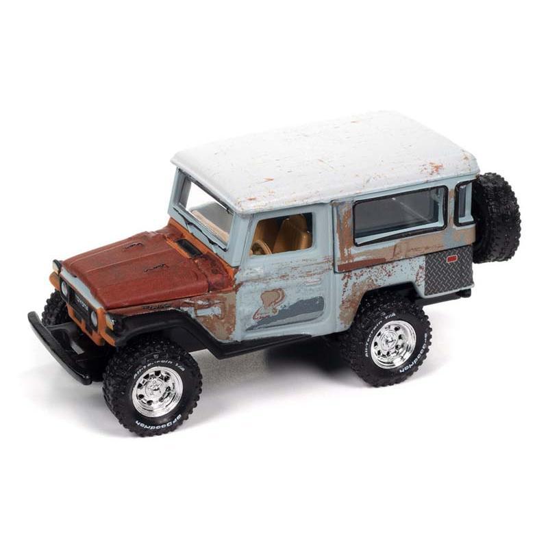 1980 Toyota land Cruiser Weathered Patina (Mijo Exclusives) Diecast 1:64 Scale Model - Johnny Lightning JLCP7463