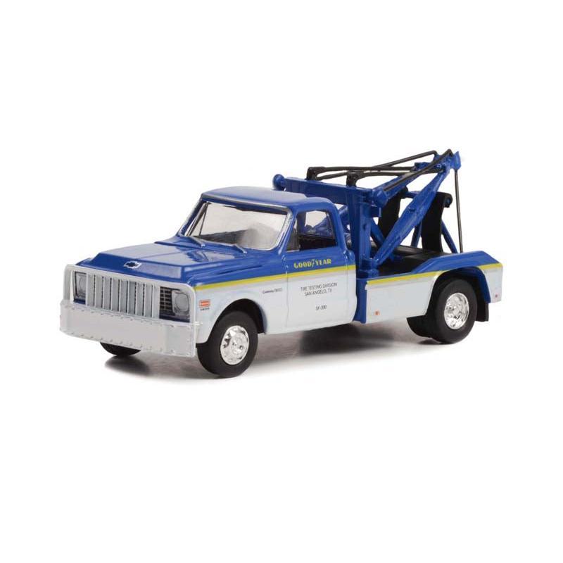 1972 Chevrolet C-30 Dually Wrecker - Goodyear Tire Testing (Dually Drivers) Series 10 Diecast 1:64 Scale Model - Greenlight 46100B