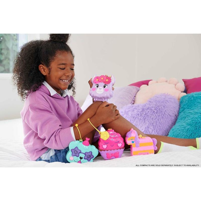 Polly Pocket Groom & Glam Poodle Compact Playset with 2 Micro Dolls & 12 Accessories, Including 2 with Color Change